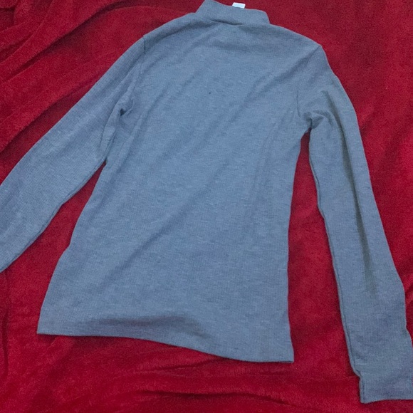 H&M turtleneck long sleeve - Picture 2 of 3